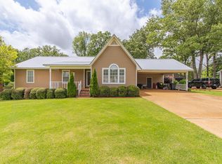 225 Farmington Rd, Savannah, TN 38372