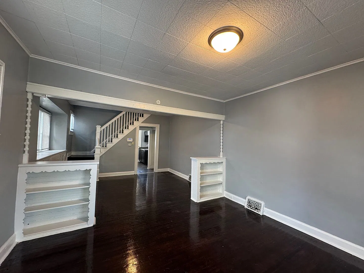 Emerson Heights 2 Bedroom 1 Bath with Central Air — Photo 2