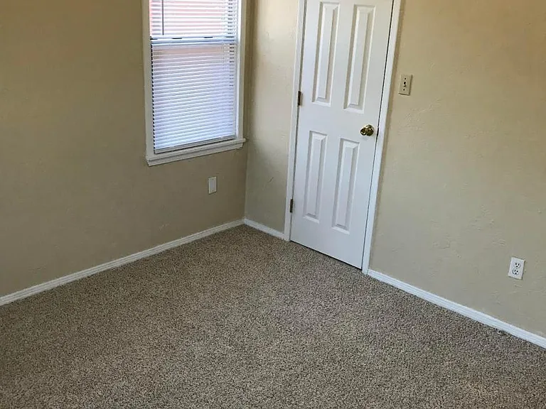 1408 Carlisle Ct — Photo 13
