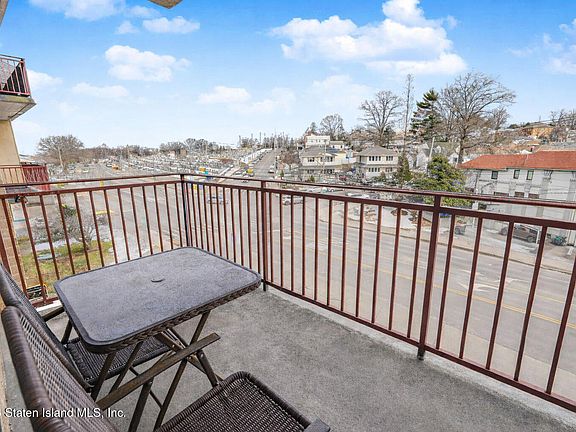 4th image of 1000 Clove Rd APT 4J