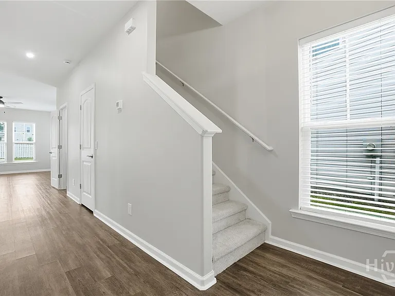 75 Pomona Cir — Photo 5