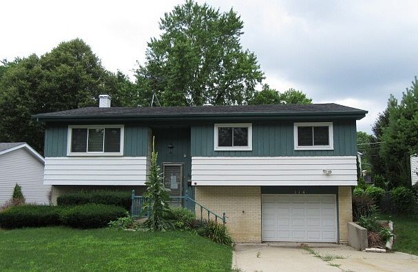 1st image of 114 S Oak St