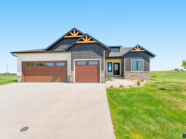 2516 E Chestnut Trl, Brandon, SD 57005