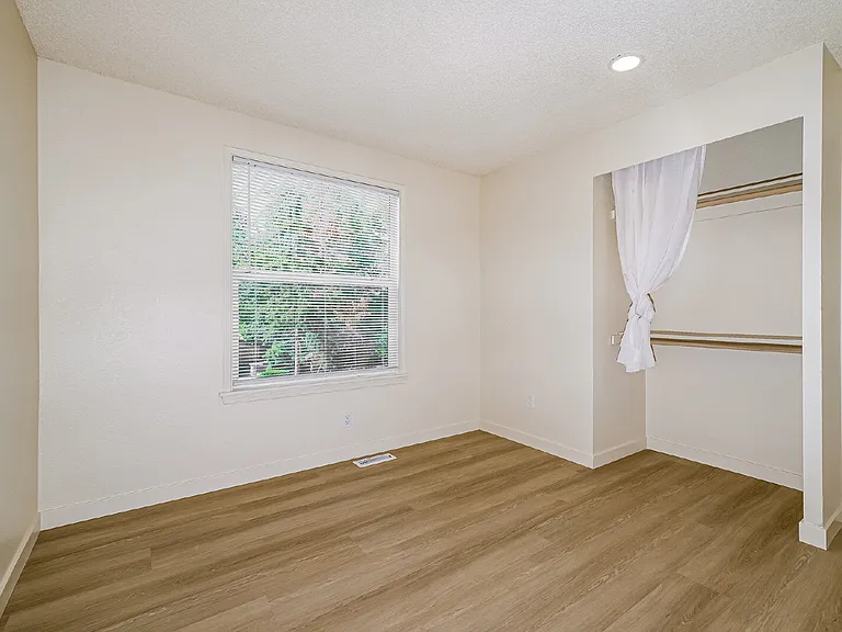 500 S 27th Pl — Photo 8