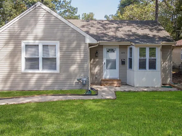 69 E Buttonwood Ave, Pine Hill, NJ 08021