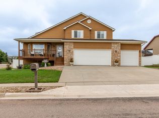 6527 Seminole Ln, Rapid City, SD 57702