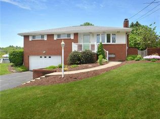 8 Dell Dr, Irwin, PA