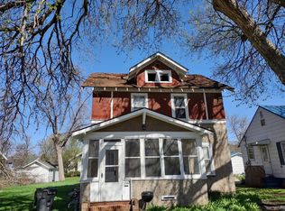 107 E 3rd St, Morris, MN 56267