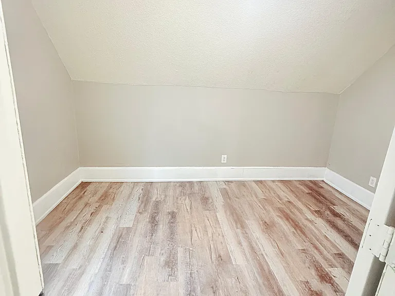 4417 Aldrich Ave N — Photo 3