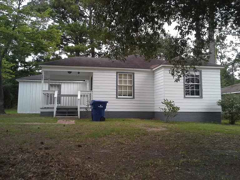 1007 Marvin Ave — Photo 1