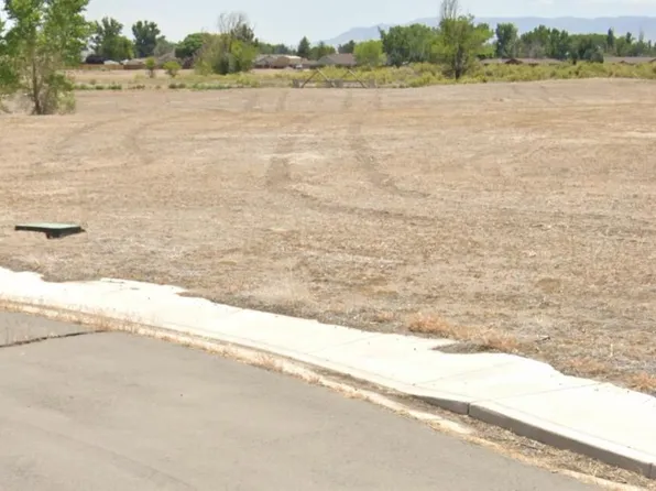 419 Seminole Dr, Yerington, NV 89447