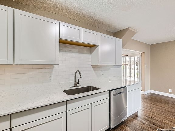 5th image of 4614 BELINDA LEE ST