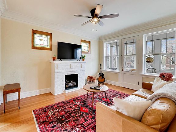 2nd image of 1657 W Winona St