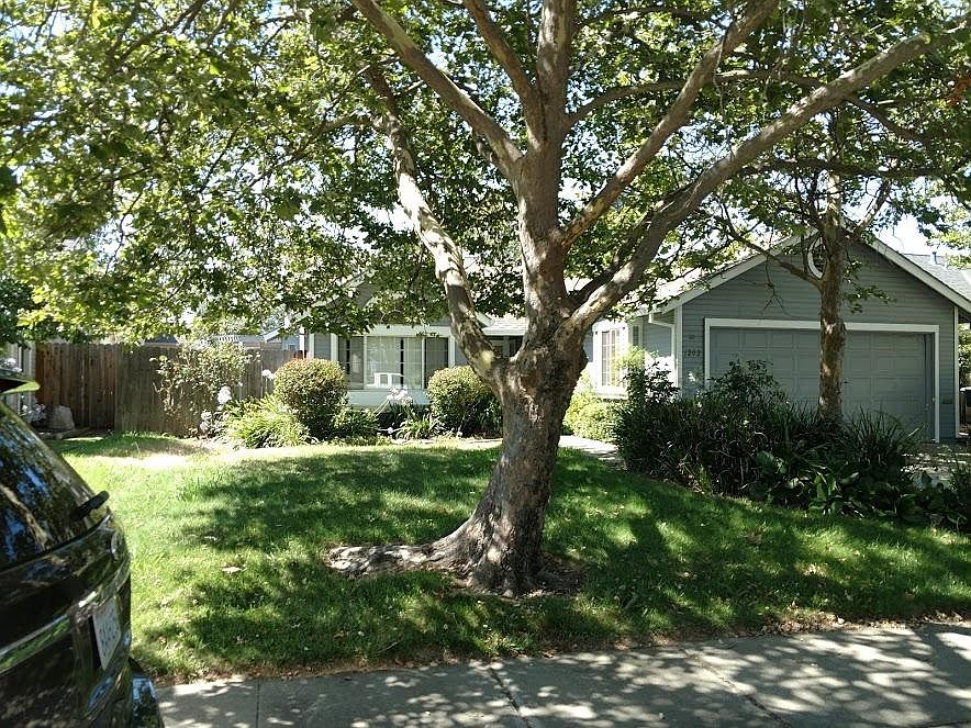 1st image of 1202 McIntosh Way