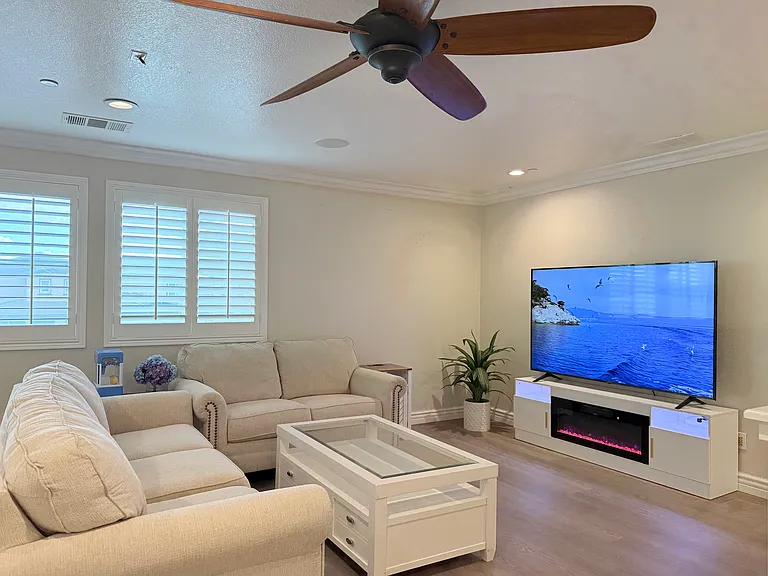 Cascade Dr — Photo 17