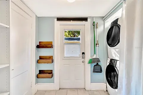 638 Woodward St — Photo 12