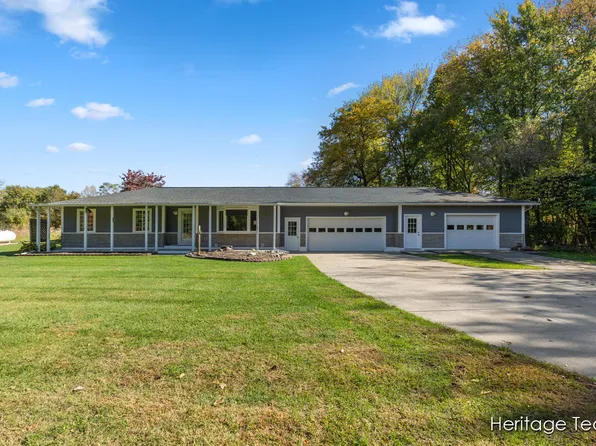 161 13th St, Plainwell, MI 49080