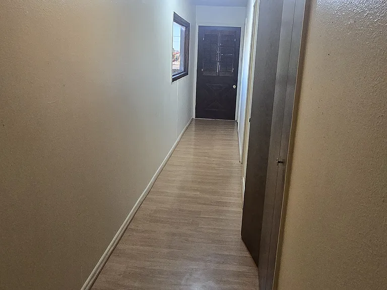 2513 N Villaway Ave — Photo 4