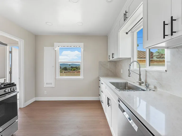 3103 N Olive Ave — Photo 7