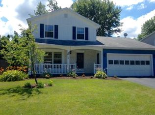 275 Pebbleview Dr, Rochester, NY 14612