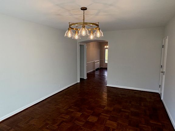 5th image of 3431 Paxton Ave #1