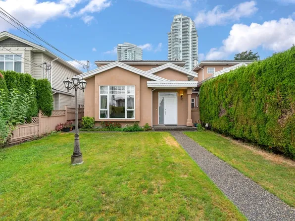 7119 10th Ave, Burnaby, BC V3N 2R5