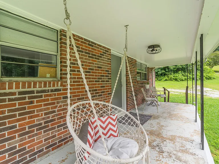 8624 Walnut Springs Ln — Photo 27