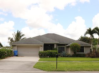 146 Park Rd N, Royal Palm Beach, FL 33411