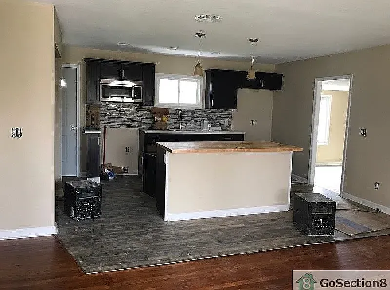 4 bed, 1252 sqft, $1,295 — Photo 3