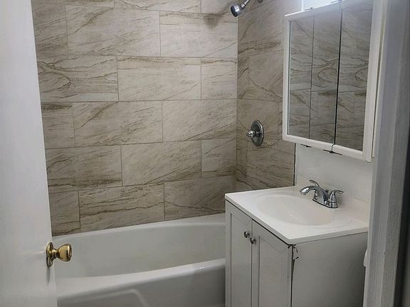 5th image of 6921-6925 W Pershing St #6925-1C