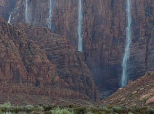 889 W Molinaro Ct, Ivins, UT 84738