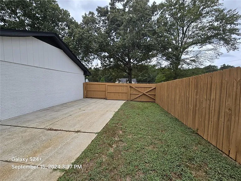 1670 Christian Cir — Photo 7