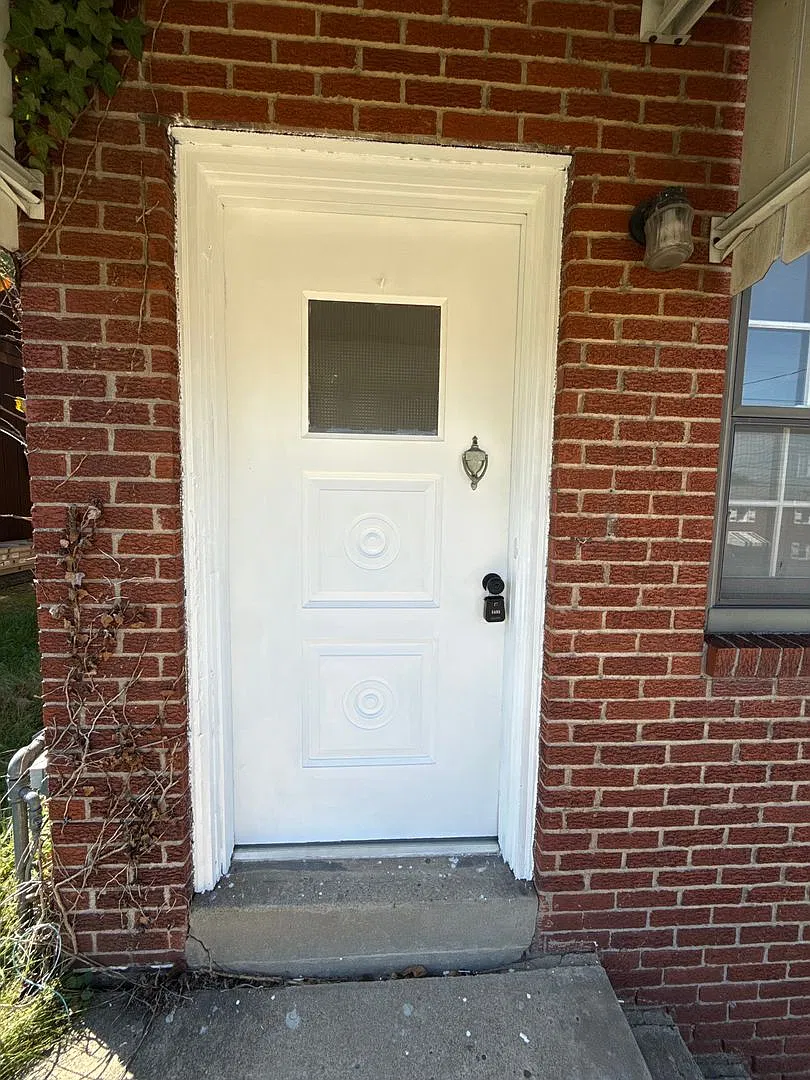 3 Bedroom Home in Port Vue! — Photo 2