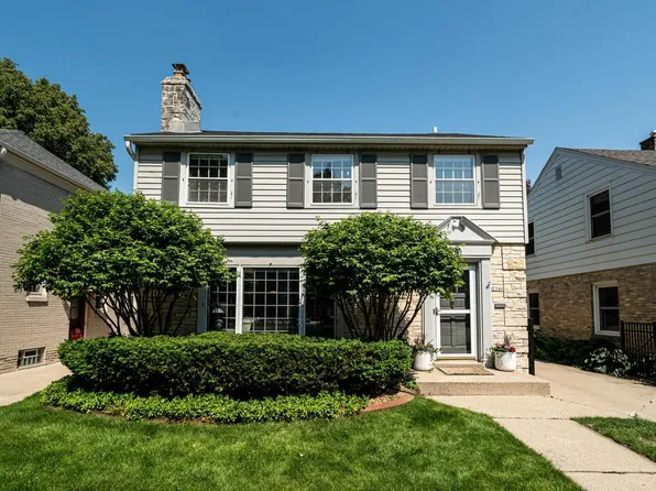 2346 North 90th STREET, Wauwatosa, WI 53226