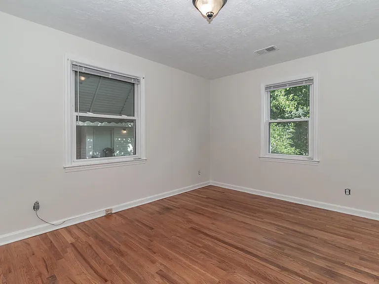 2709 Hazel St — Photo 15