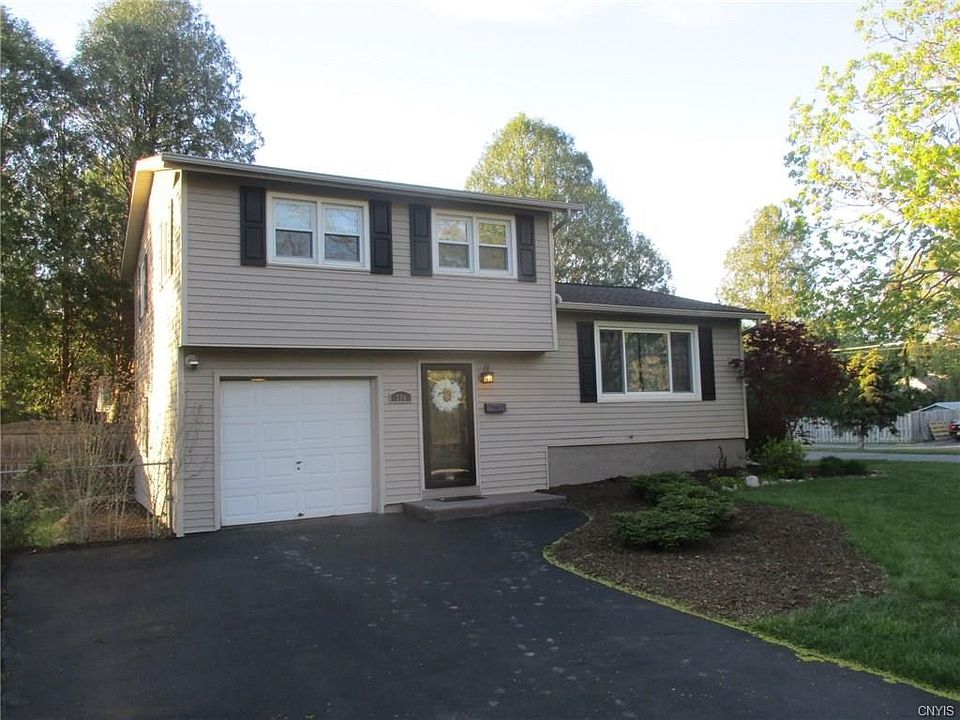 Welcome to 326 Inwood Drive.