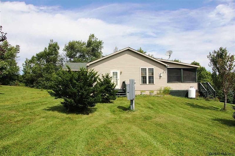 3rd image of 458 STRONG HILL Road