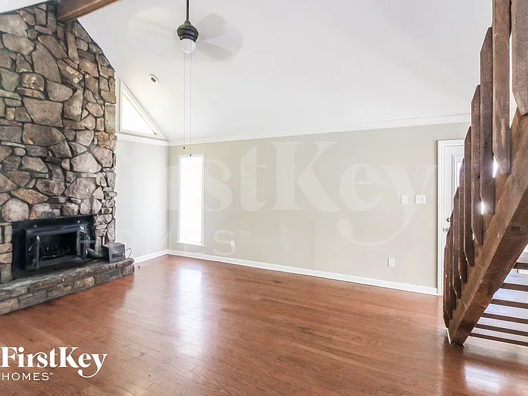 5979 Rosewind Cir W — Photo 4