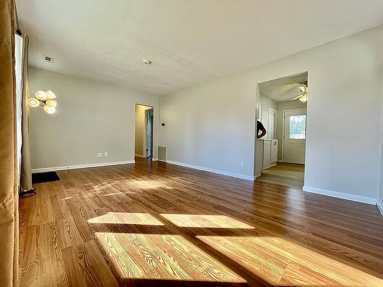642 Lindemann Dr — Photo 13