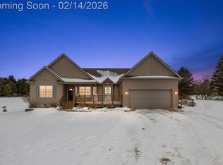 6140 Brookhaven Dr, Imlay City, MI 48444