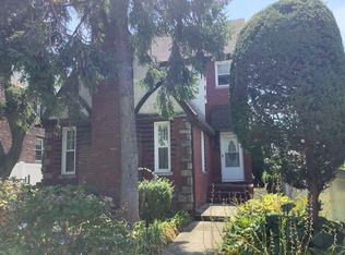 14 Dubonnet Rd, Valley Stream, NY 11581