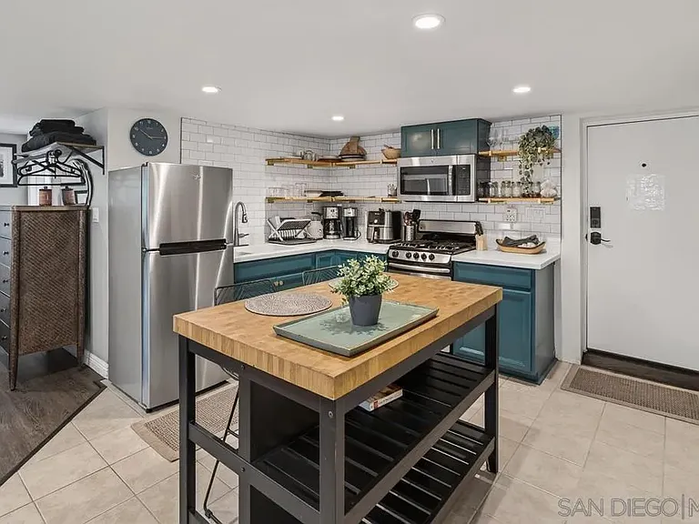 5438 Gilbert Dr #C — Photo 7