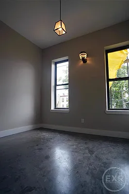 Rented by EXR | media 73