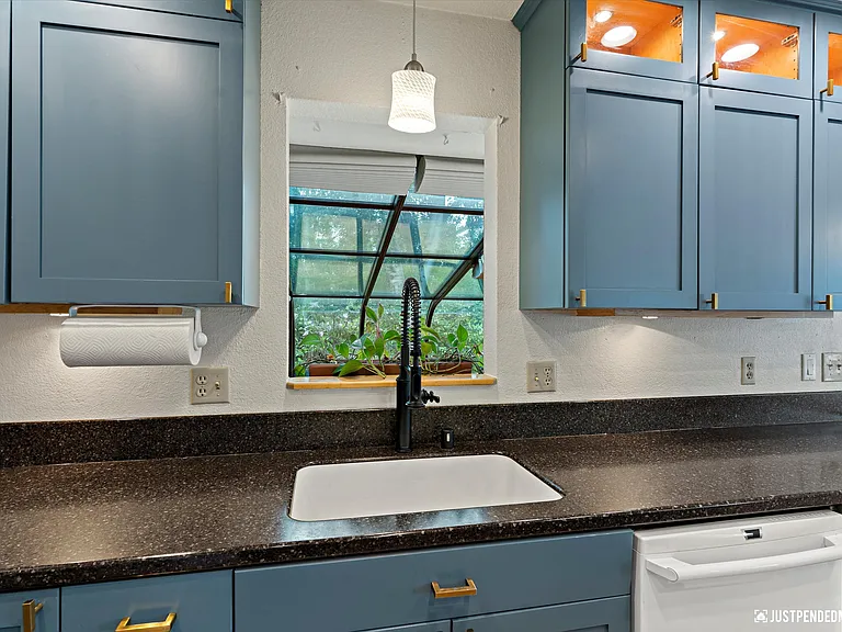 3861 Amber Bay Loop — Photo 9