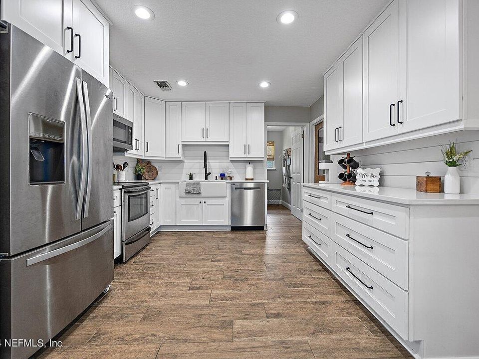 1st image of 8429 SPENCERS TRACE Court