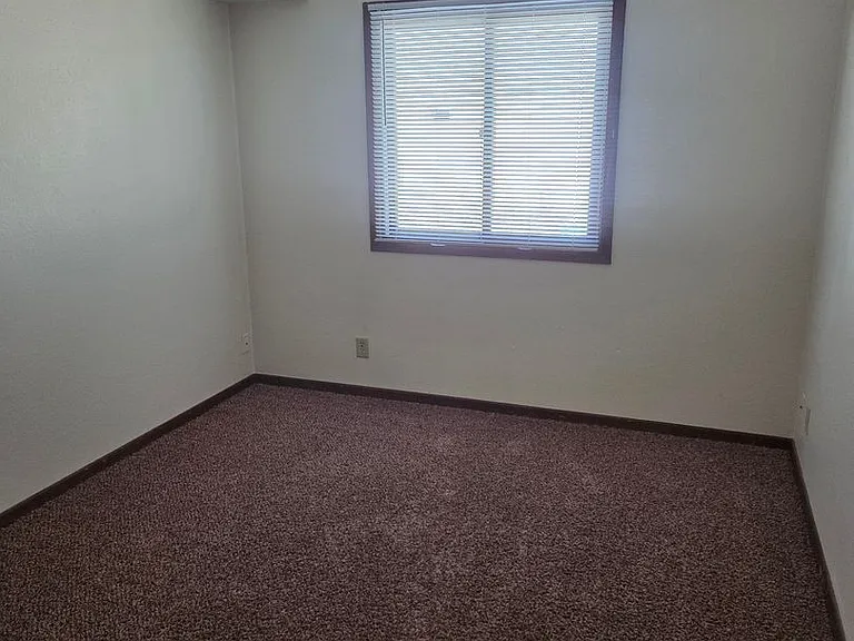 1612 W Main St — Photo 8