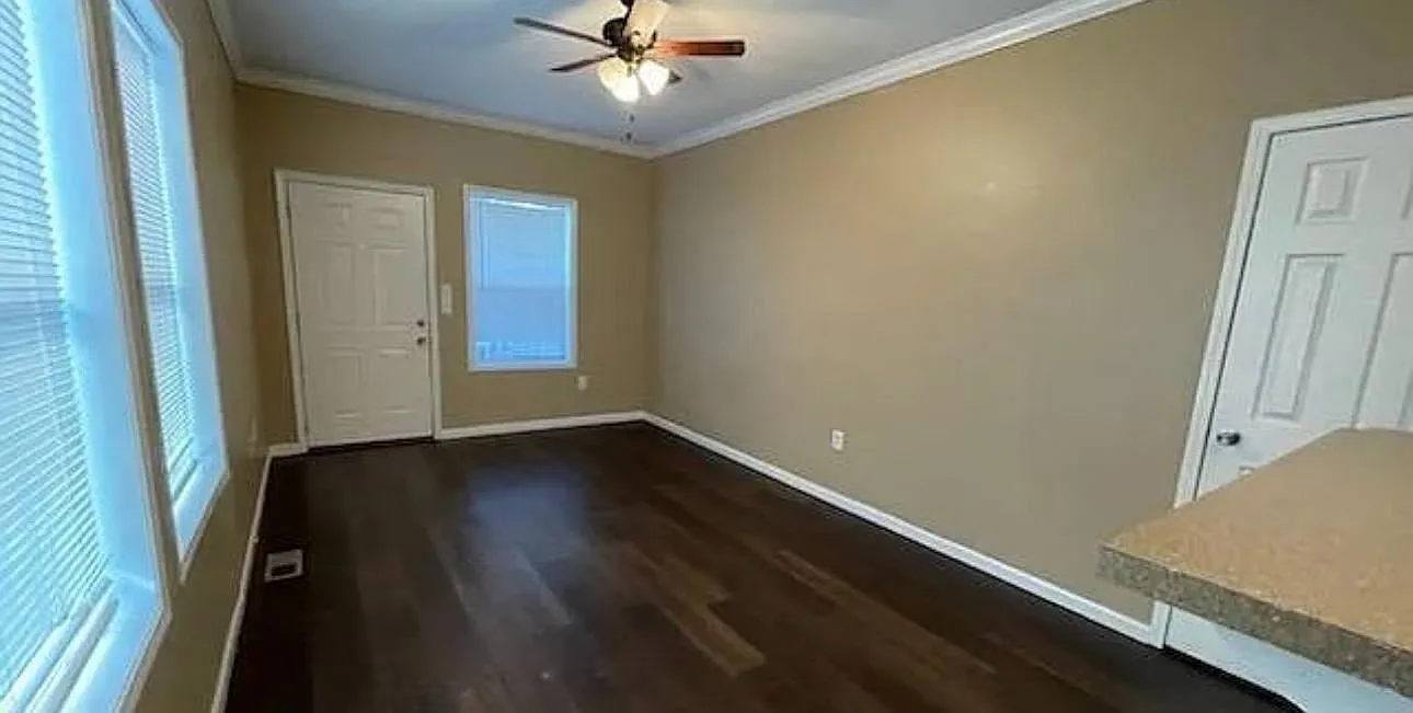 12116 Prudie Cir - B — Photo 2