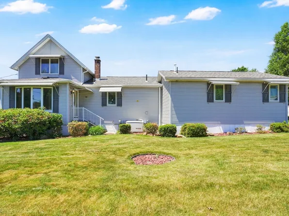 29 West St, Ludlow, MA 01056