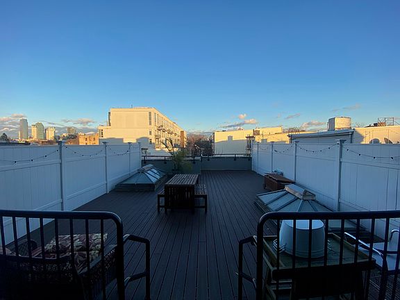 4th image of 214 Franklin St APT 304