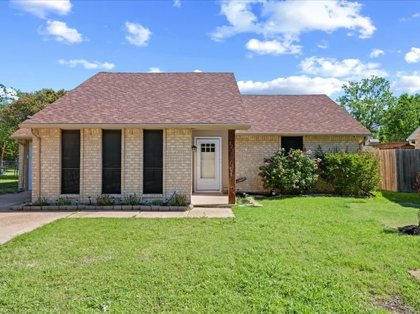 528 Carl C Senter St, Forney, TX 75126